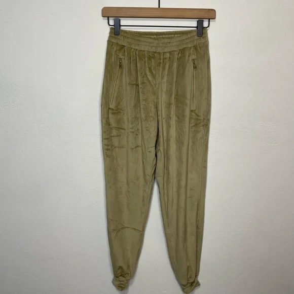 Skims Velour Joggers Gold - Picture 6 of 14